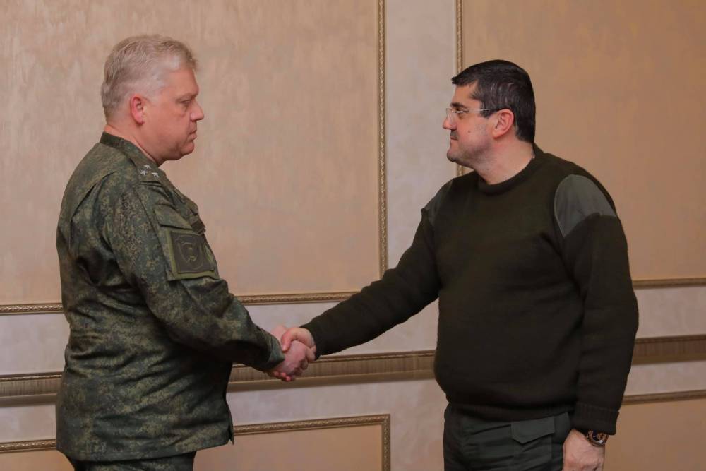 Արայիկ Հարությունյանն ընդունել է ՌԴ խաղաղապահ ուժերի կազմում ընդգրկված՝ ՌԴ ԶՈւ հարավային ռազմական օկրուգի զինվորական դատախազի առաջին տեղակալ, գնդապետ Դմիտրի Շուվարկինին