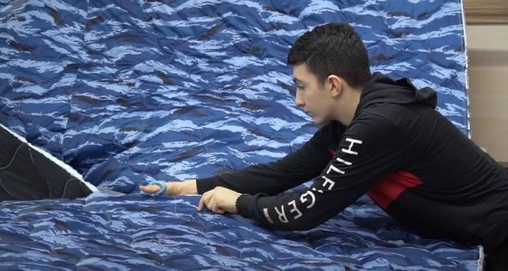 Մոսկվայի կարի արտադրամասը քնապարկեր է կարում զինվորի համար. նրանց հարկավոր է տեղի հայերի օգնությունը