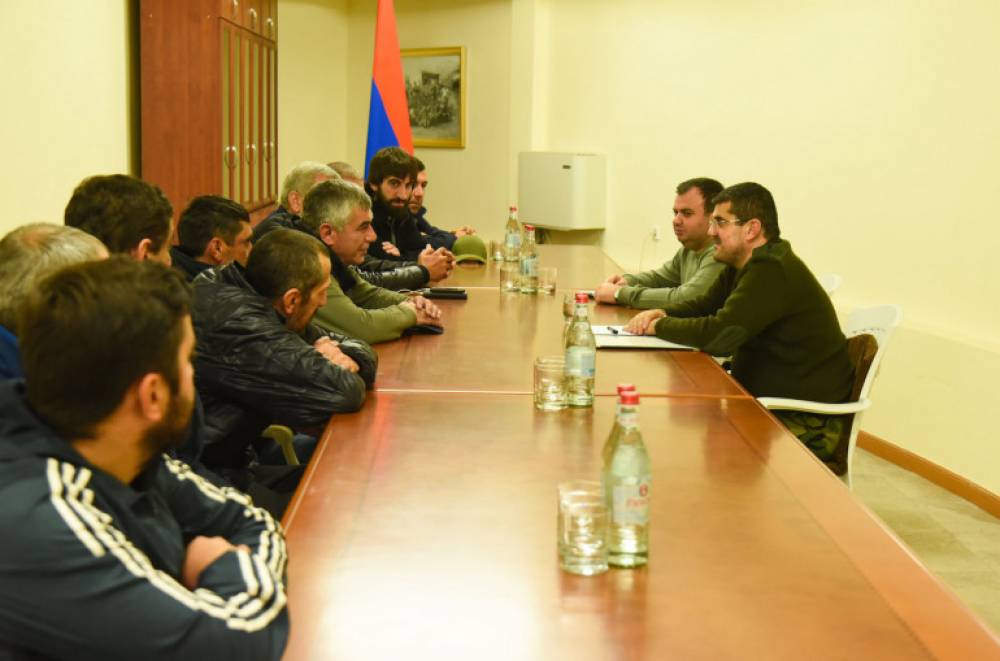 ԱՀ նախագահը հանդիպել է Աբխազիայի հայ համայնքի կամավորական ջոկատների ներկայացուցիչների հետ