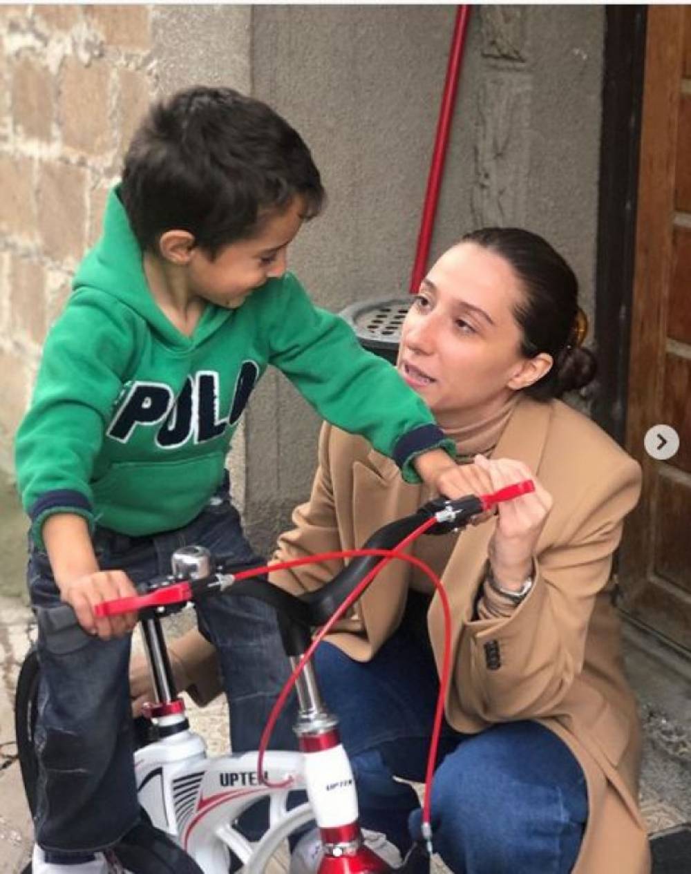 Շուշիի հայտնի եռյակ եղբայրներից` հրաշամանուկ Արսենը, ուզում է դերասան դառնալ. դերասանուհի Տաթև Հովակիմյան