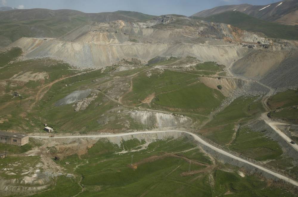 Ես չեմ հերքում, այս պահին չեմ կարող նման տեղեկություն տալ. սարքավորումներով գծում են սահմանագիծը. Վարդենիսի քաղաքապետը՝ ադրբեջանցիների՝ Սոթքի հանք ներթափանցելու մասին