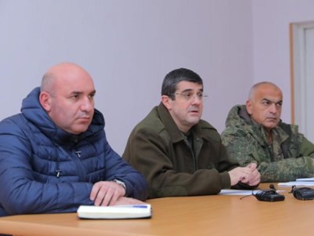 Պետք է արագ ավարտել ազատ բնակֆոնդի գույքագրումը. Արցախի նախագահն Ասկերանում ընդլայնված խորհրդակցություն է անցկացրել