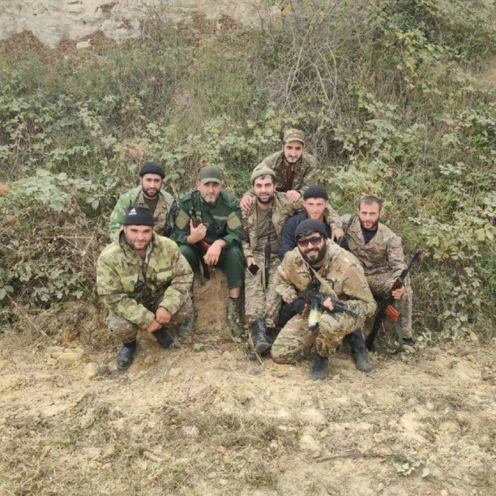 «Հադրութի պարտիզաններ» անվանումը ստացած տղաներին Փաշինյանի խոսնակն անվանում է չակերտավոր հայրենասերներ. alternativ.am