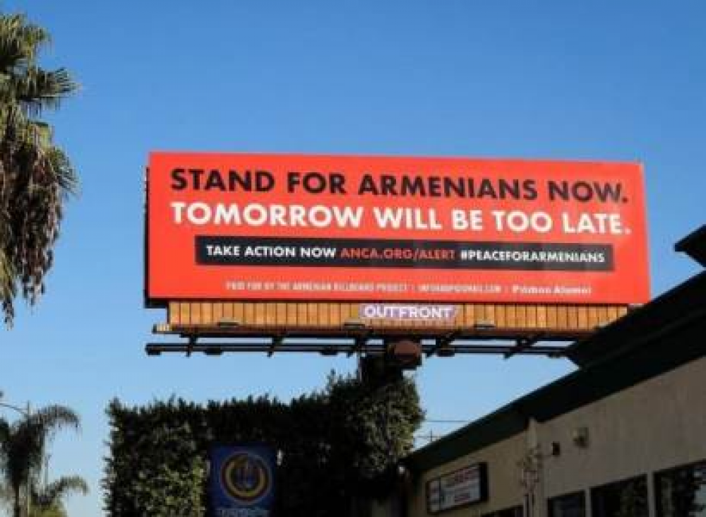 ԱՄՆ փողոցներում փակցվել են Արցախի ճանաչման կոչով պաստառներ, դրոշներ (լուսանկարներ)