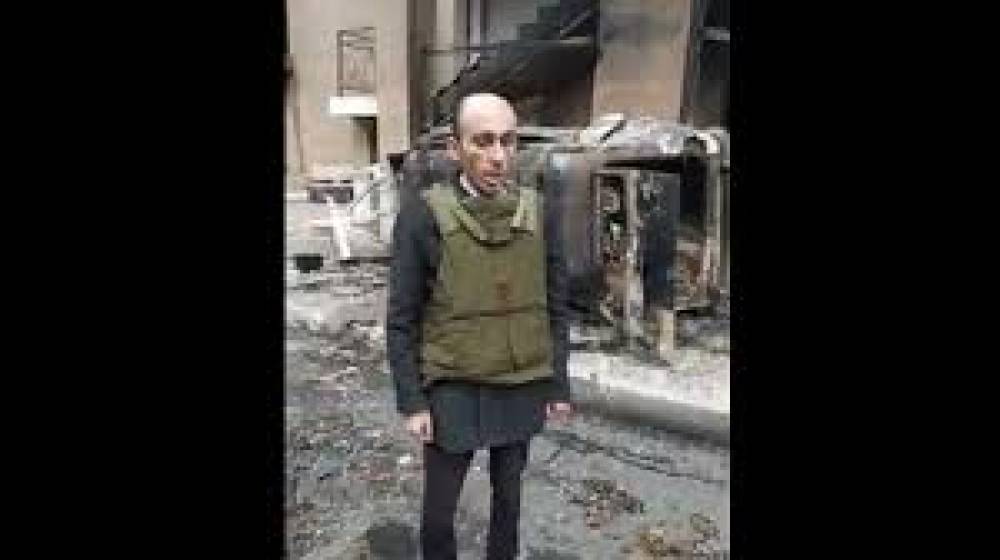 Արտակ Բեգլարյանը հրետակոծված Ստեփանակերտի երաժշտական դպրոցի տարածքից հանդես է եկել նոր կոչով