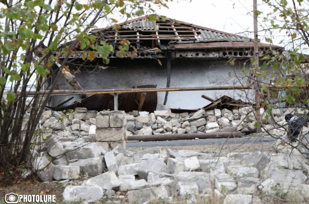 Մեզնից խլեցին մեր հայրենիքը. արցախցիները մանկան պես հեկեկում են․ «Հրապարակ» (տեսանյութ)