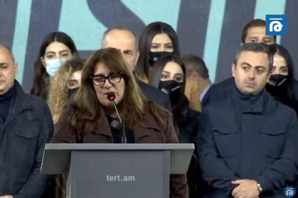 Որդիս դեռ հոկտեմբերի սկզբին ասում էր՝ «մա՛մ, այս հողերը, մեր կյանքերն էլ հետը իշխանությունները նվիրել են Ադրբեջանին»․ 44-օրյա պատերազմում զոհված կամավորի մայր