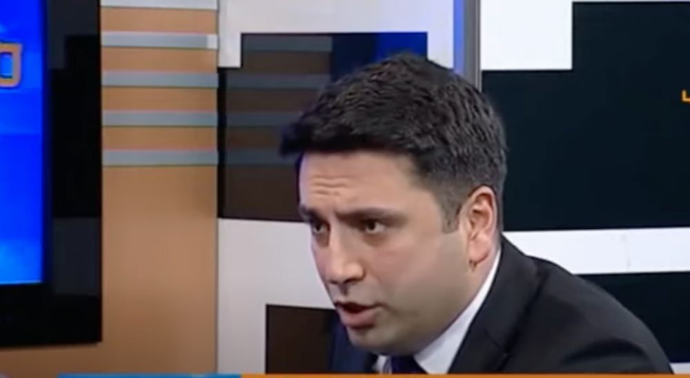 Արցախին հարցրել ե՞ս, որ Արցախի հողերը բաժանում ես․ 2017-ին Ալեն Սիմոնյանը հարց էր տալիս (Տեսանյութ)