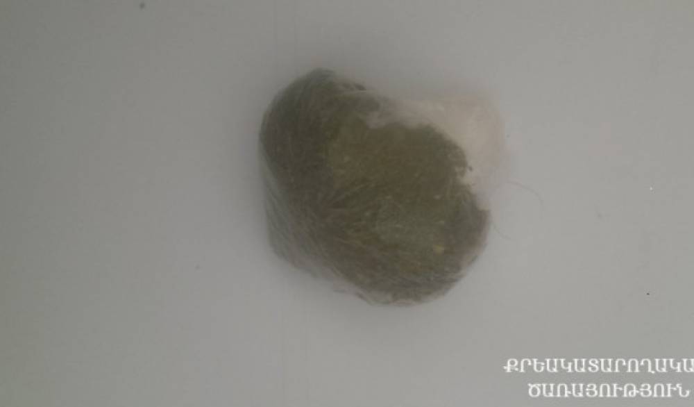 Քաղաքացին մարմնում թաքցված թմրամիջոցը փոխանցել է կալանավորված անձին․ «Վանաձոր» ՔԿՀ-ի ծառայողները կարճատև տեսակցությունից հետո կալանավորված անձի մոտից առգրավել են թմրամիջոցը