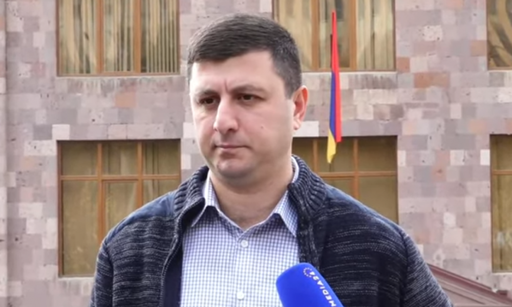 Փոդքաստը, որը վարում են Նարեկն ու Վազգենը, բավականին մեծ ռեզոնանս է առաջացնում. նրանց ձերբակալությունը կանխատեսելի էր. Աբրահամյան