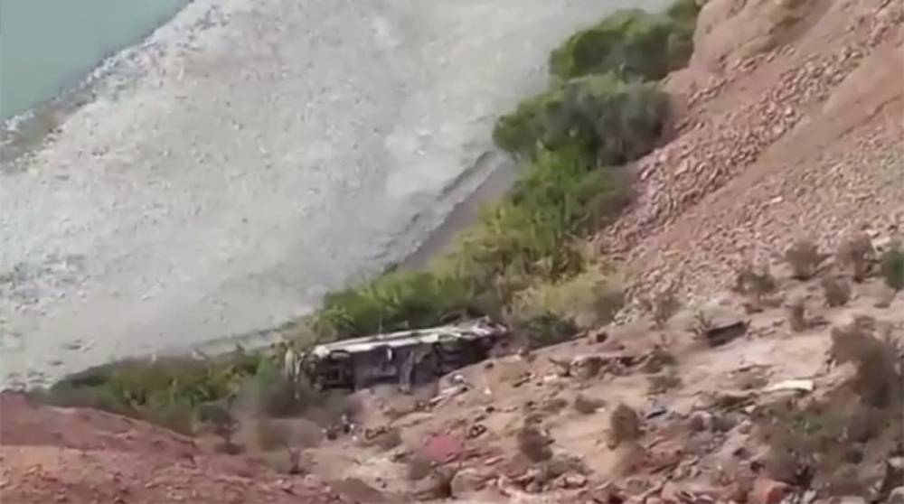 Ավտոբուսն ընկել է կիրճը․ 37 մարդ զnհվել է