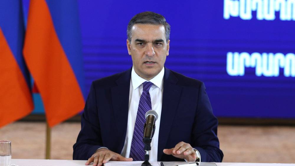 Մեկքայլանի լուծումներ առաջարկող ուժերը երևի պետք է շնորհակալ լինեին դաշտում արդեն գործող ու պատասխանատվությունից չխուսափած ուժերից. Քրիստինե Վարդանյանը՝ Արման Թաթոյանին