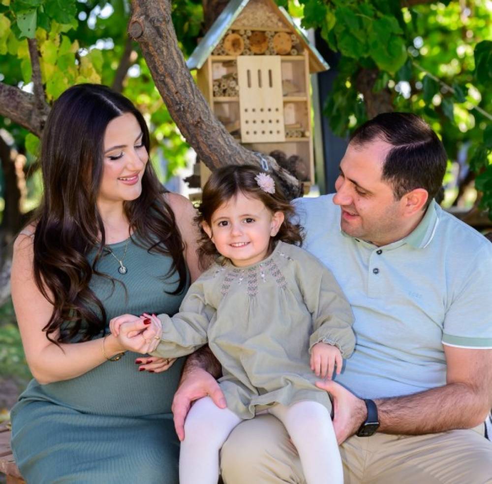 «Շնորհավո՛ր տարեդարձդ, մեր հրաշք». Պապիկյանն ընտանեկան լուսանկարներ է հրապարակել, սպասում են երկրորդ բալիկին