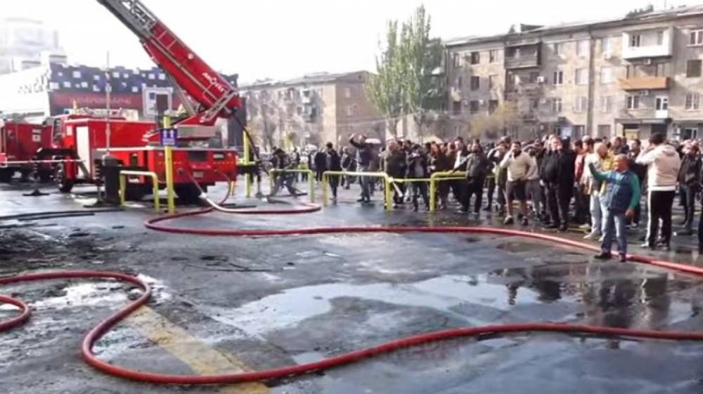 Նոր կադրեր՝ Կոմիտասի պողոտայի «Երևանի Սիթի»-ի հրդեհից