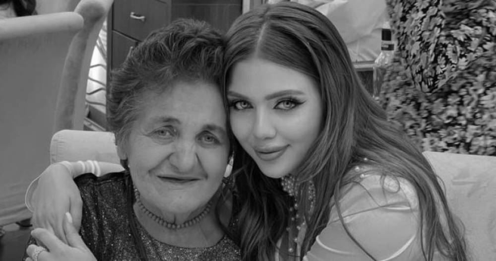 «Բառերով չեմ կարող նկարագրել, թե որքան եմ կարոտել քեզ». Մարինկա Խաչատրյանը տատիկի հետ լուսանկար է հրապարակել