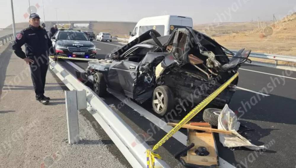 Խոշոր ավտովթար է տեղի ունեցել, վարորդը վիրավոր է