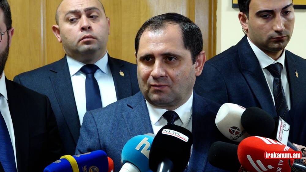 Էստեղ ներում չի լինելու ոչ մեկին.նախարարը՝ զինծառայությունը կրճատելու,Փաշինյանի հայտարարության մասին