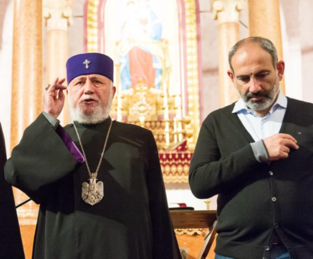 Վեհարանի վրա լինելու է գրոհ, առանց աչքը թարթելու՝ դա էլ է անելու. Նաիրա Զոհրաբյան