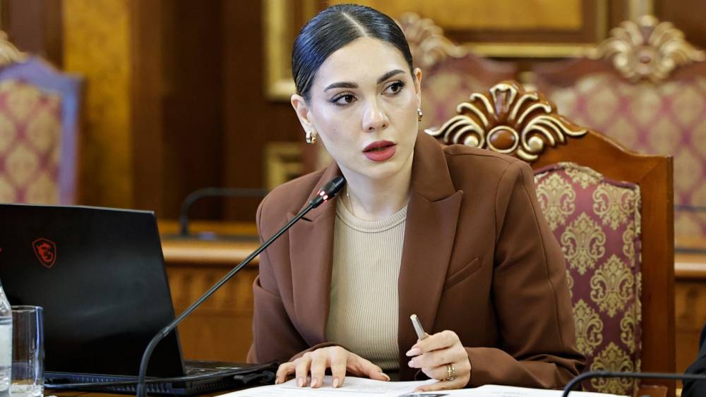 Լուրջ դեմքով էլ քննարկում են՝ իբր իրենց նախաձեռնությամբ չէ, որ վերացվել է բանկային գաղտնիքը. Մարուքյան