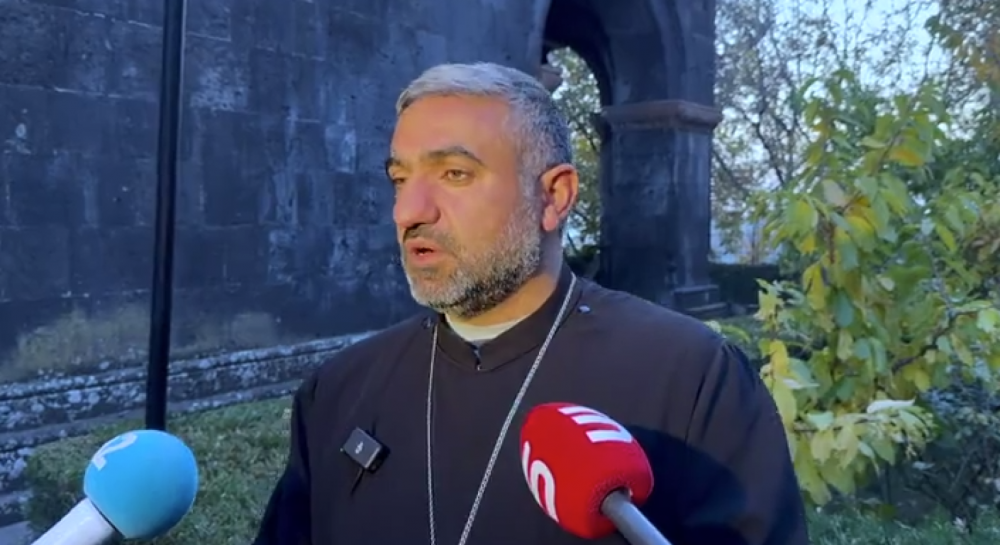 Մենք Մայր Աթոռի բոլոր որոշումներն ընդունում և հարգում ենք․ Արագածոտնի թեմում տիրում է եղբայրական, սիրո մթնոլորտ․ տեր Փառեն քահանա