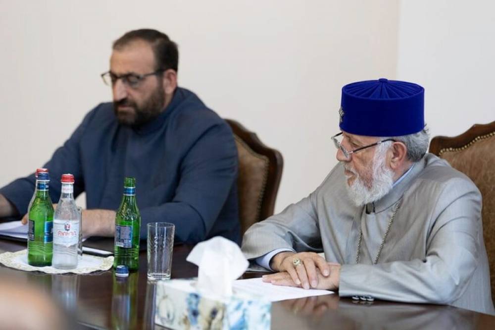 Վեհափառի հրաժարականի և Արշակ արք. Խաչատրյանի կագալուծության պահանջի մասին տեղեկատվությունը կեղծ է