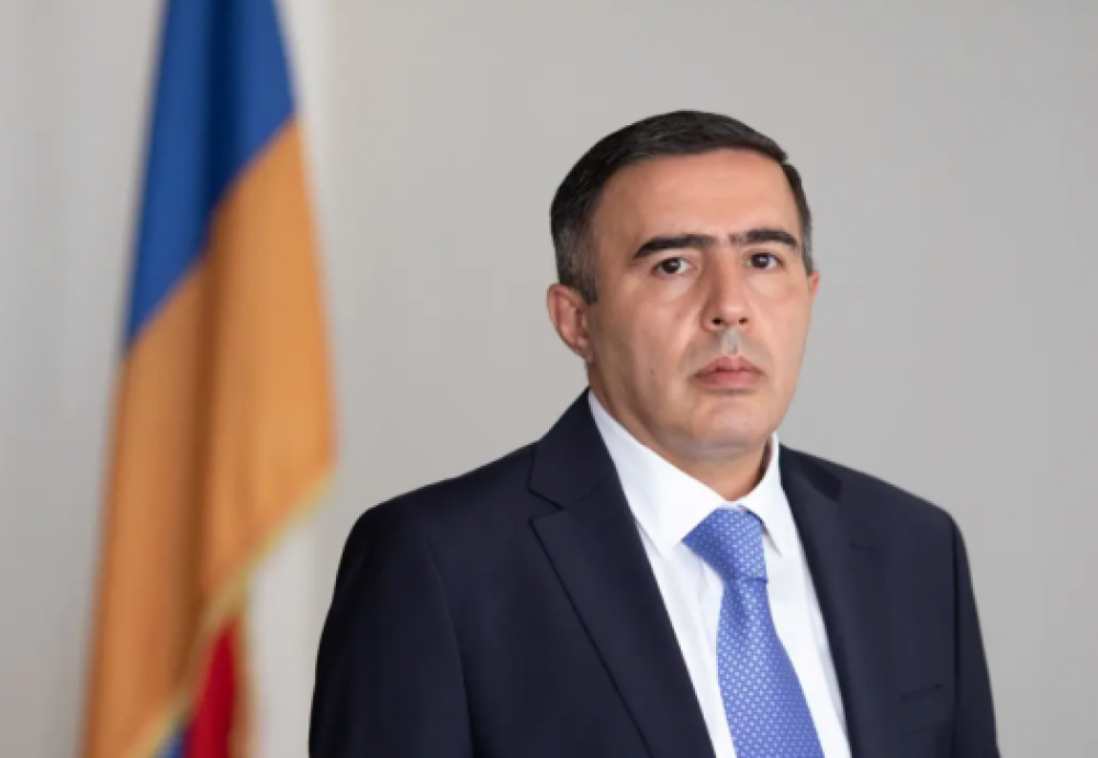 «Ինքն Իջևանից «Բենթլիո՞վ» է եկել». Միկոյանը հիշեցնում է՝ Ռոբերտ Քոչարյանը Հայաստան տեղափոխվել է ծառայողական մեքենայով և ուղեկցությամբ՝ ի տարբերություն ոմանց