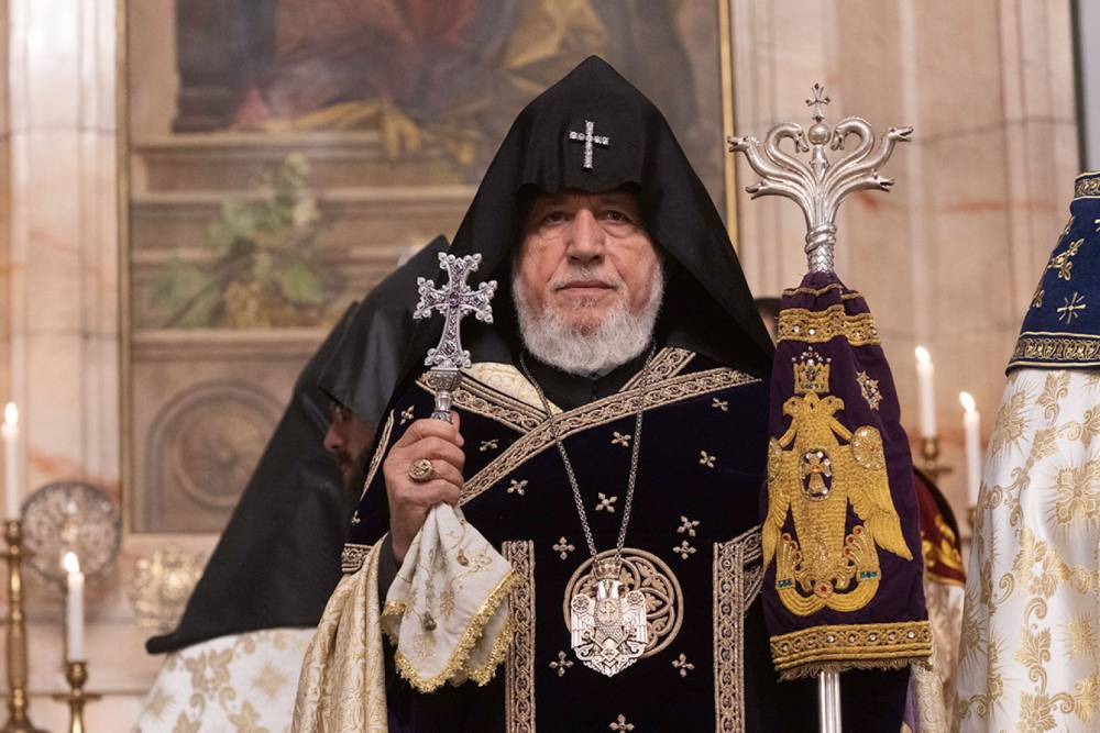 Վեհափառի եղբոր և եղբորորդու կալանքը երկարաձգվել է