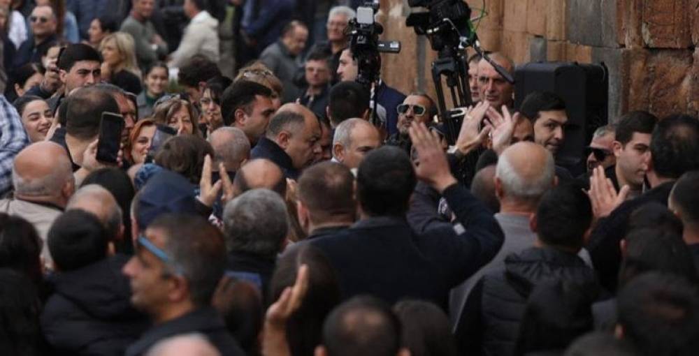 Համոզում են, որ Նիկոլ Փաշինյանը հանկարծ Էջմիածնի կողմերը չերևա․ «Փաստ»