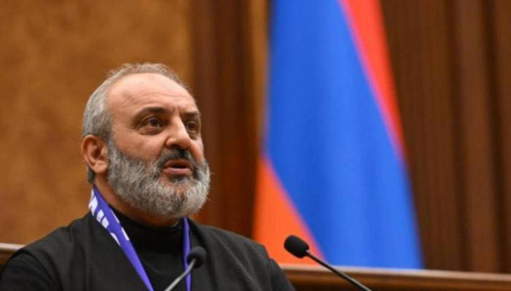 Բոլոր ԵՍ-երը մի կողմ թողնելով լծվել միա՛յն և միա՛յն մեր պետության ազատագրության գործին. Բագրատ Սրբազանի կոչը