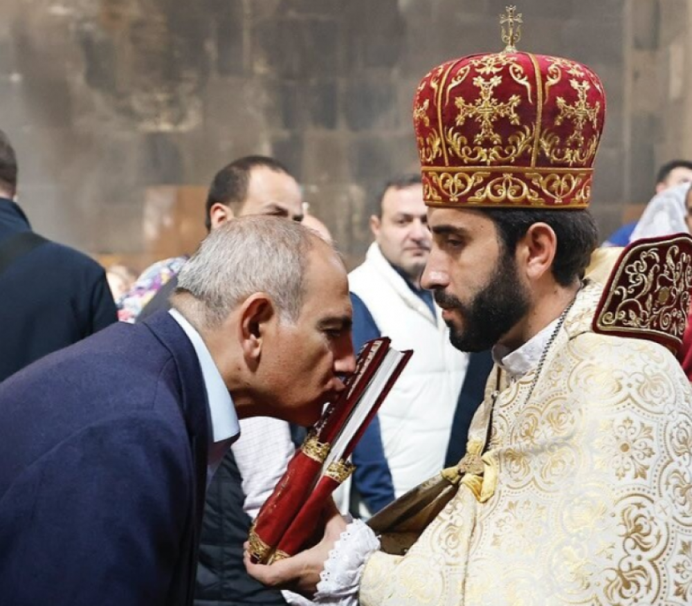 «Ինչ էլ անի, իր դեմ է աշխատելու». Գառնիկ Դանիելյանը՝ Հովհաննավանքից հետո Մայր Աթոռում «աղոթելու» Փաշինյանի մտադրության մասին