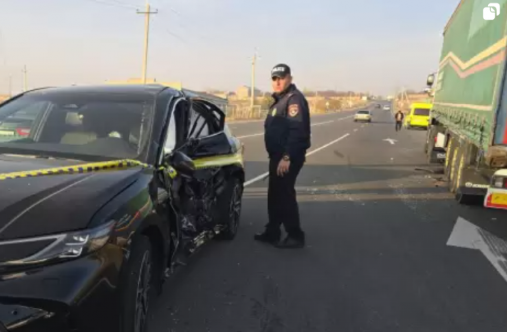 Բախվել են մարդատարներն ու բեռնատարը, 5 հոգի հիվանդանոցում է