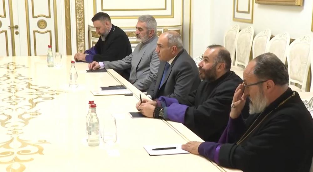 Շնորհակալ եմ ձեր սկզբունքային դիրքորոշման համար, որն արտահայտել եք հրապարակային․ Փաշինյանը՝ եպիսկոպոսներին (տեսանյութ)