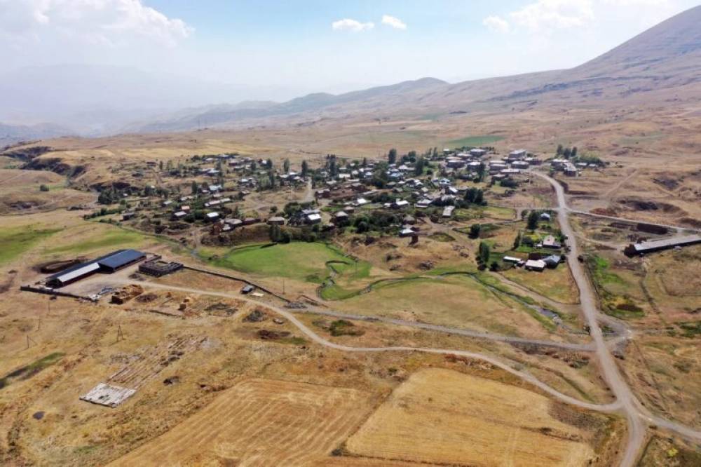 Կարմրաշեն գյուղն է, որը օր օրի դատարկվում է… «Մեր ձեւով»