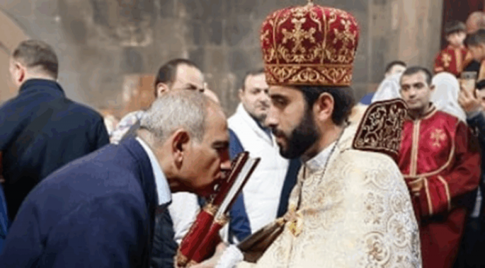 Ստյոպա Ասատրյանին իշխանավորները վստահեցրել են՝ «վարձքդ մեծ ա լինելու, չմտածես»․ «Իրավունք»