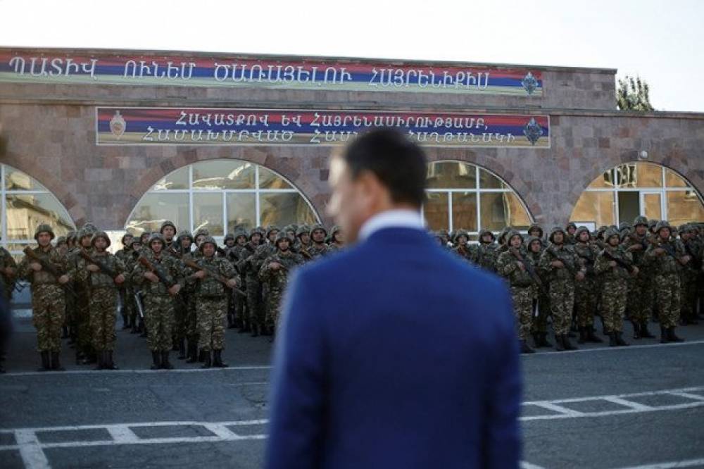 Այդ սուտ լուրերի հերքողը դուք եք. Վալերի Օսիպյանը՝ դիրքեր մեկնող ոստիկաններին