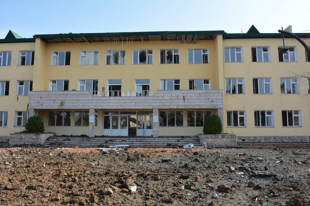 Ադրբեջանական զինուժը շարունակում է թիրախավորել Արցախի խաղաղ բնակավայրերը (լուսանկարներ)