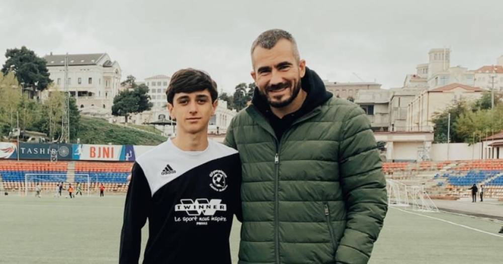 Էսօր հանդիպեցի Արթուրին, ով «Լեռնային Արցախ Ֆուտբոլային Ակումբ»-ի ավագն է, որոնց Գորիս-Որոտան ճանապարհին թուրքերը կանգնացրել էին