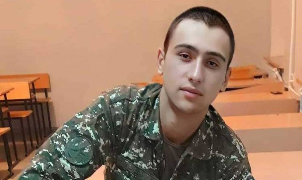 Կոմայի մեջ գտնվող Հերոս Տիգրանը լսելով մայրիկի ձայնը արտասվել է