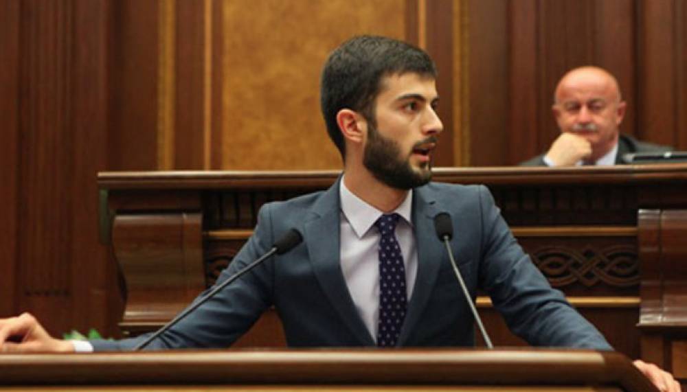 «Գրում եմ, որ իմանան՝ մեր տարածքում Ադրբեջանի շարած ականների տակից ոնց ենք դուրս գալու»․ Մ․ Նահապետյան