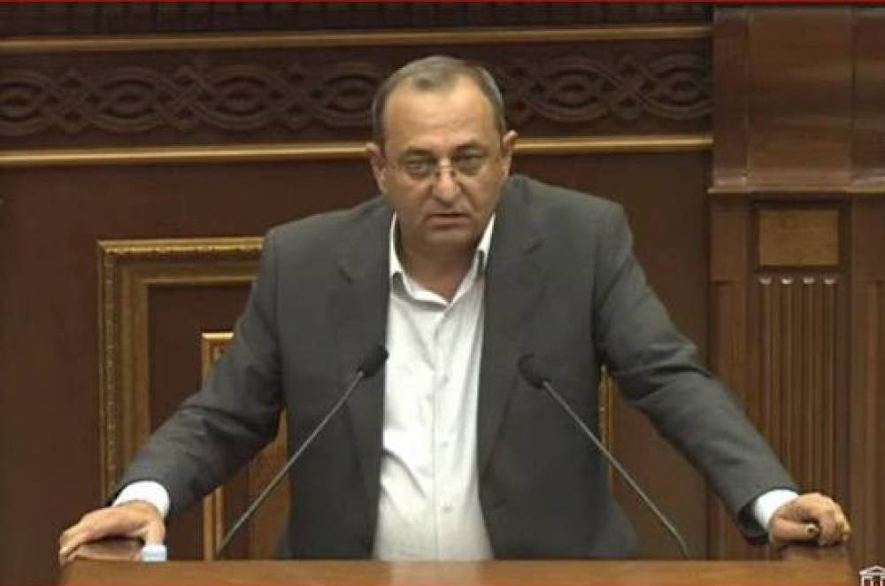 ԱԺ նիստի մեկնարկին հարկ չհամարեցին անգամ հարգել մեր զոհերի հիշատակը. Արծվիկ Մինասյան