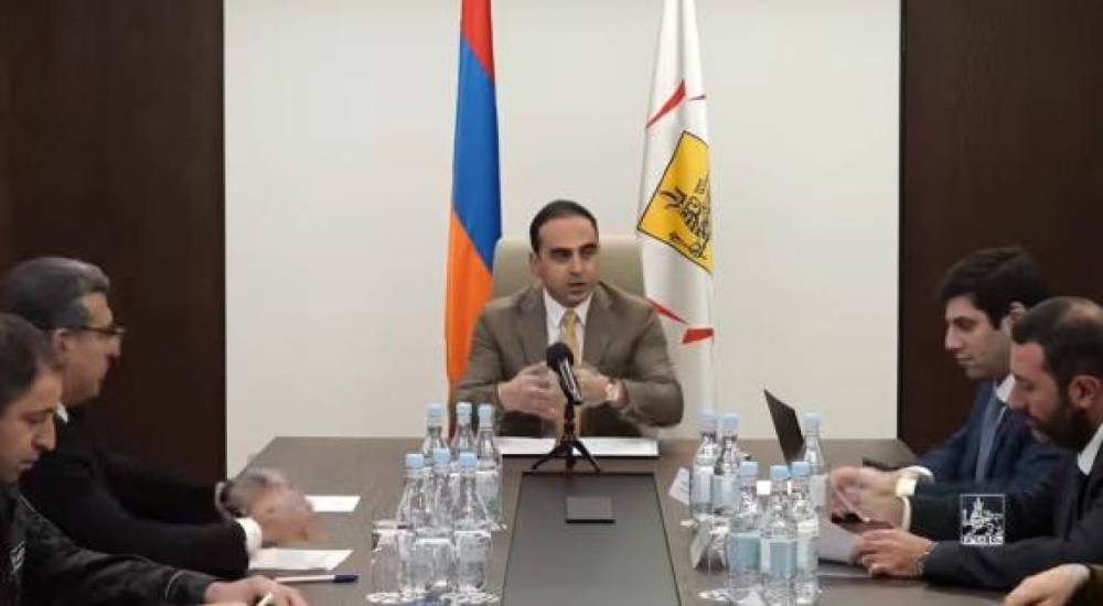 Քաղաքապետարանը փորձում է խցանումների համակարգային լուծում գտնել