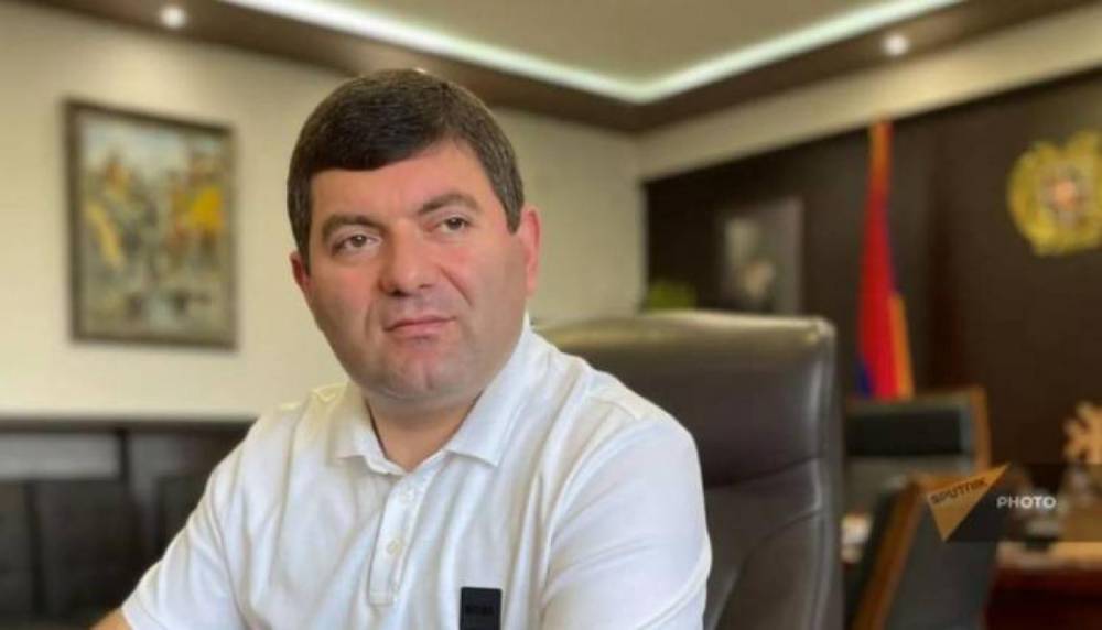 Որտեղ է նստած Դավիթ Համբարձումյանը․ «Հրապարակ»