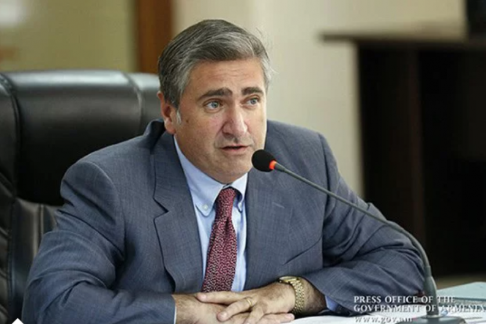 Շնորհակալություն ՔՊ-ի խաղաղության փաստաթուղթը հավի հետ համեմատելու համար, որովհետև հավին են բմբլում. Պատգամավոր