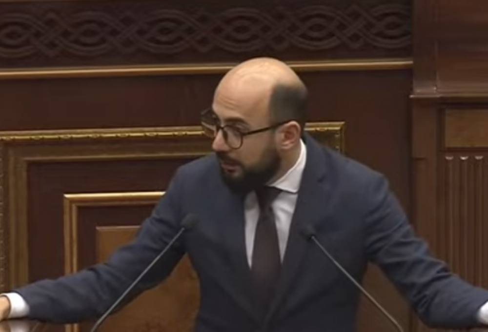 Վարչապետը երեկ ձեզ էր ման գալիս, որ, ինչպես միշտ, «տար պատերով». Հովհաննիսյանը՝ ընդդիմությանը (Տեսանյութ)
