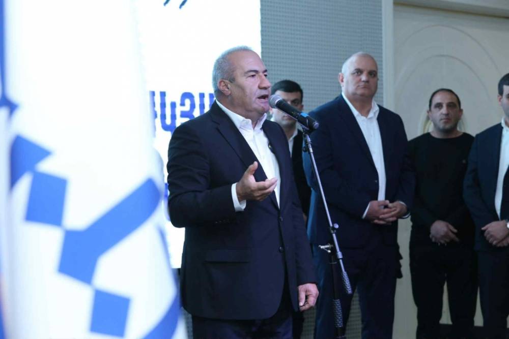 Երբեք չէի պատկերացնի, որ կգան էջմիածին և կկալանավորեն հոգևորականներին. Մանուկյան