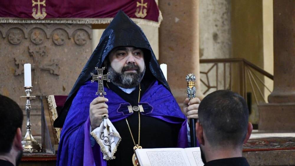 Արագածոտնի թեմի առաջնորդի գործով 54 քննիչ է ներգրավված․ կալանքի միջնորդության վերաբերյալ որոշումը դատարանը կհրապարակի այսօր առավոտյան