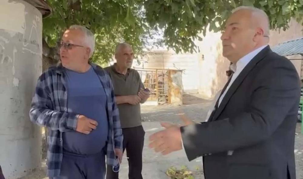 Խաչիկ Մանուկյանը  հանդիպել է Վաղարշապատ խոշորացված համայնքի 3-րդ մաս թաղամասի բնակիչների հետ