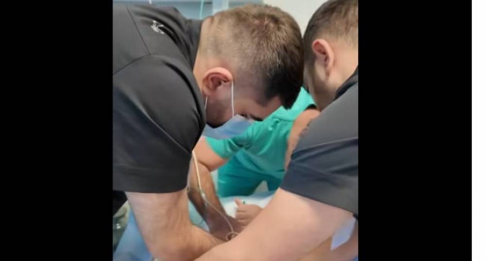 Հայաստանում բժիշկները փրկել են շնչահեձ եղած մեկ շաբաթական նորածնի կյանքը (վիդեո)