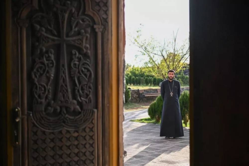 Սա Աստծո համբերությունը շահարկել է. Տեր Հուսիկը` կարգալույծ եղած քահանայի քայլերի մասին