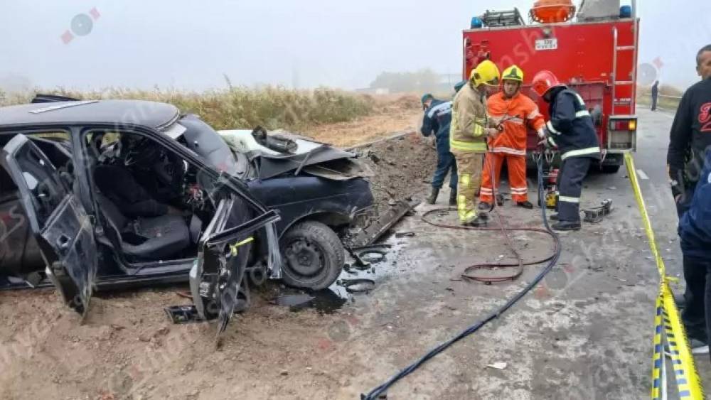 Արմավիրում բախվել են «Mazda»-ն ու «Lada»-ն. մահացածի մարմինը դուրս են բերել փրկարարները